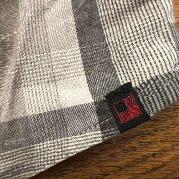 Woolrich Men’s Plaid Casual Short Sleeve Button Down Shirt Large - Picture 2 of 4